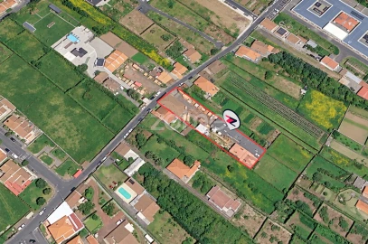Moradia T4 para Venda em Rabo de Peixe
