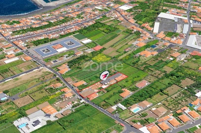 Moradia T4 para Venda em Rabo de Peixe