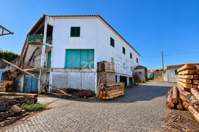 Moradia T4 para Venda em Rabo de Peixe