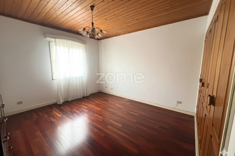 Moradia T4 para Venda em Rabo de Peixe Foto 7