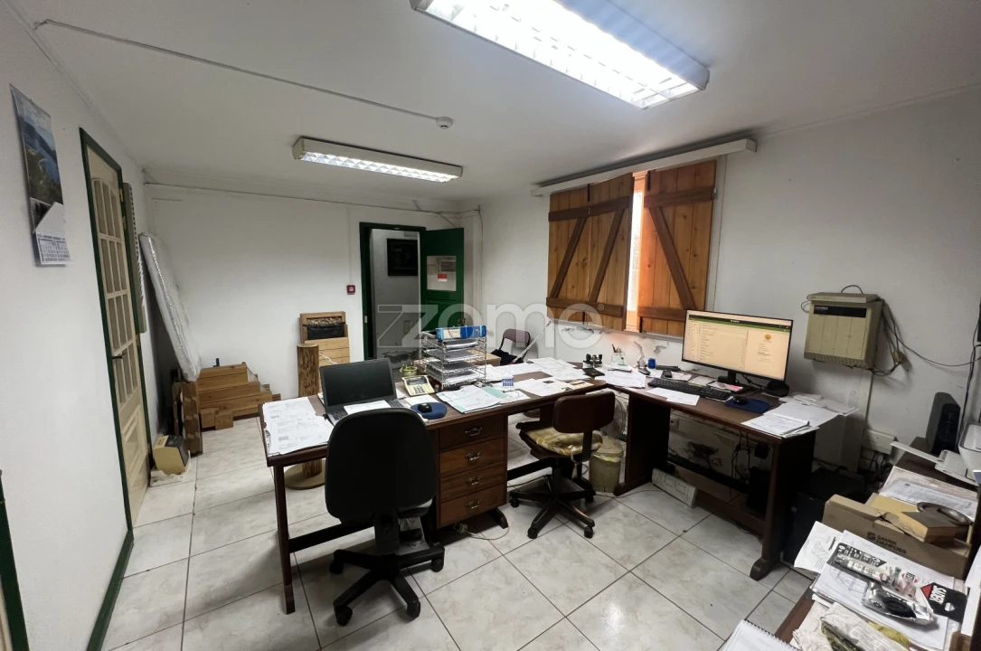 Moradia T4 para Venda em Rabo de Peixe Foto 30