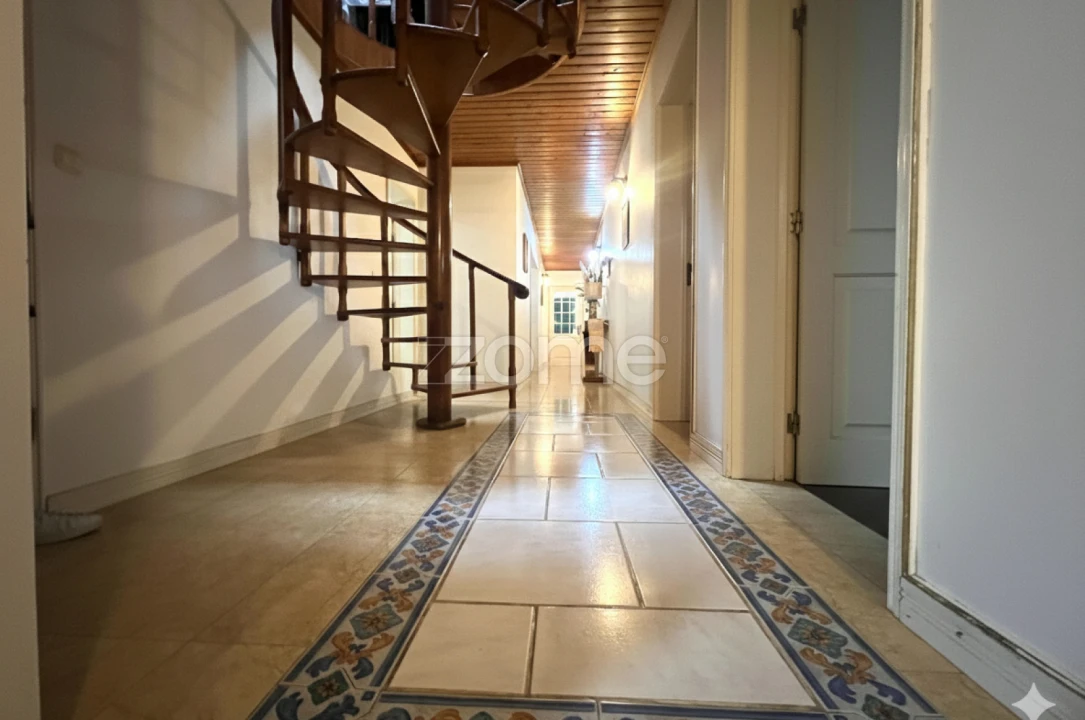 Moradia T4 para Venda em Rabo de Peixe Foto 19