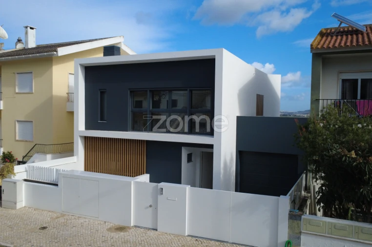 Moradia T9 para Venda em Loures Foto 23
