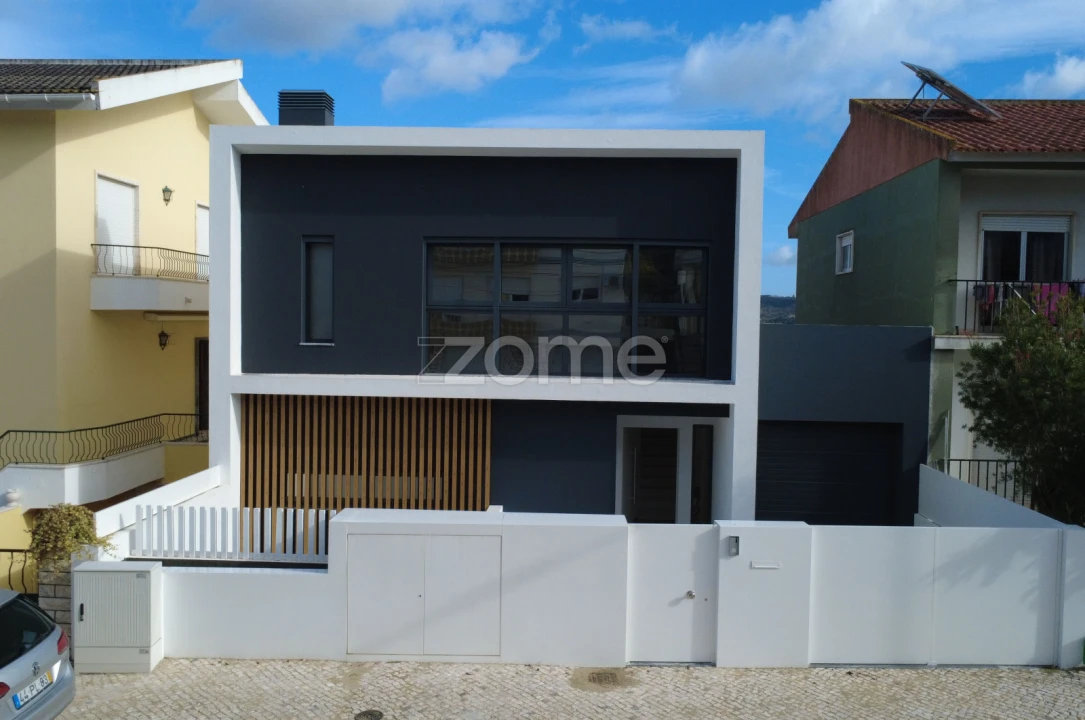 Moradia T9 para Venda em Loures Foto 25