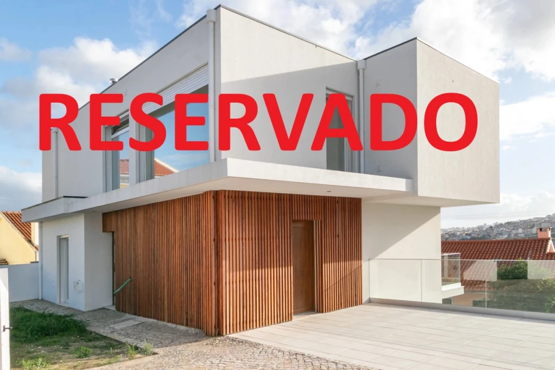 Moradia T4 para Venda em Pontinha e Famões Foto 1