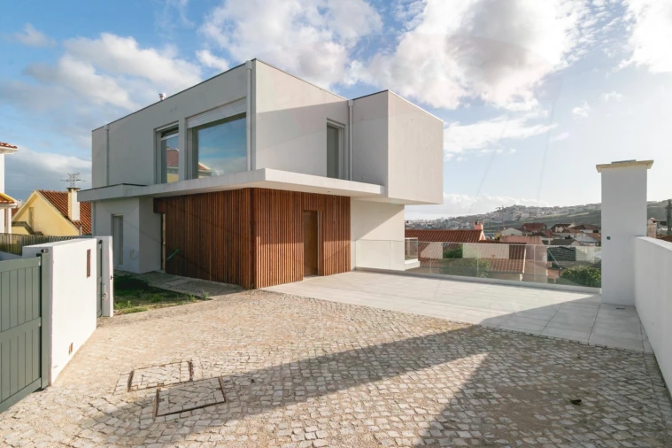 Moradia T4 para Venda em Pontinha e Famões Foto 2