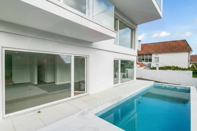 Moradia T4 para Venda em Pontinha e Famões Foto 5