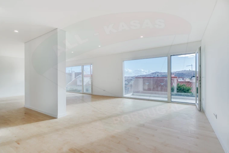 Moradia T4 para Venda em Pontinha e Famões Foto 9