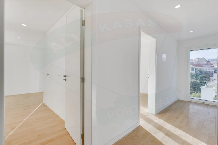 Moradia T4 para Venda em Pontinha e Famões Foto 22