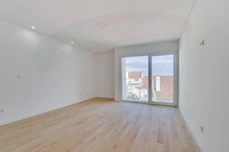 Moradia T4 para Venda em Pontinha e Famões Foto 31