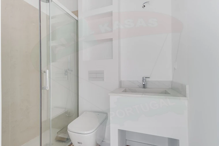 Moradia T4 para Venda em Pontinha e Famões Foto 32