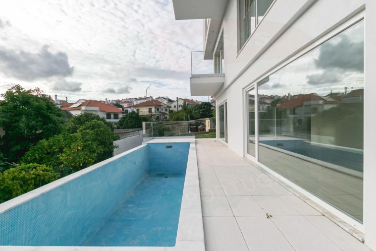 Moradia T4 para Venda em Pontinha e Famões Foto 40