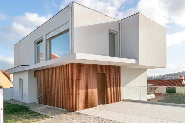 Moradia T4 para Venda em Pontinha e Famões Foto 1