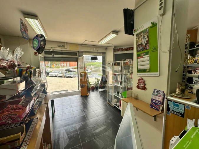 Loja para Trespasse em Pedrouços Foto 4