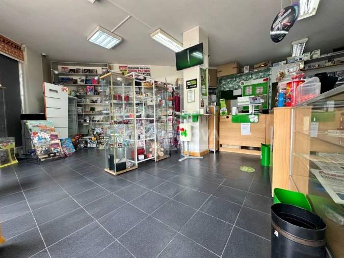 Loja para Trespasse em Pedrouços Foto 9