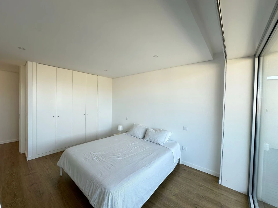 Apartamento T3 para Arrendamento em Cedofeita, Santo Ildefonso, Sé, Miragaia, São Nicolau e Vitória Foto 13