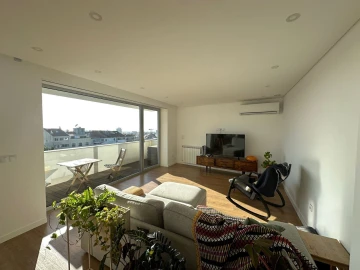 Apartamento T3 para Arrendamento em Cedofeita, Santo Ildefonso, Sé, Miragaia, São Nicolau e Vitória