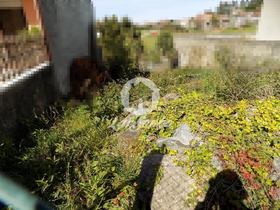 Terreno para Venda em Fornelo e Vairão Foto 2
