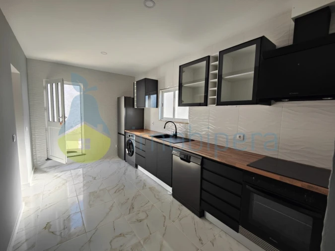 Moradia T3 para Arrendamento em Ferragudo