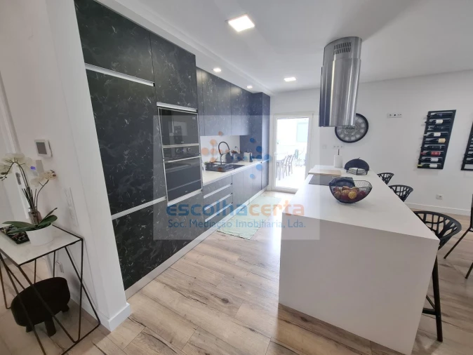 Moradia T4 para Venda em Azeitão (São Lourenço e São Simão) Foto 7