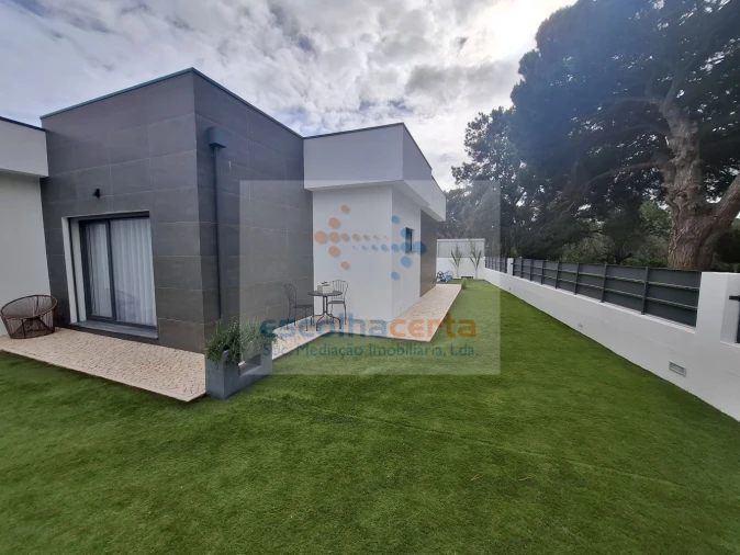 Moradia T4 para Venda em Azeitão (São Lourenço e São Simão) Foto 33