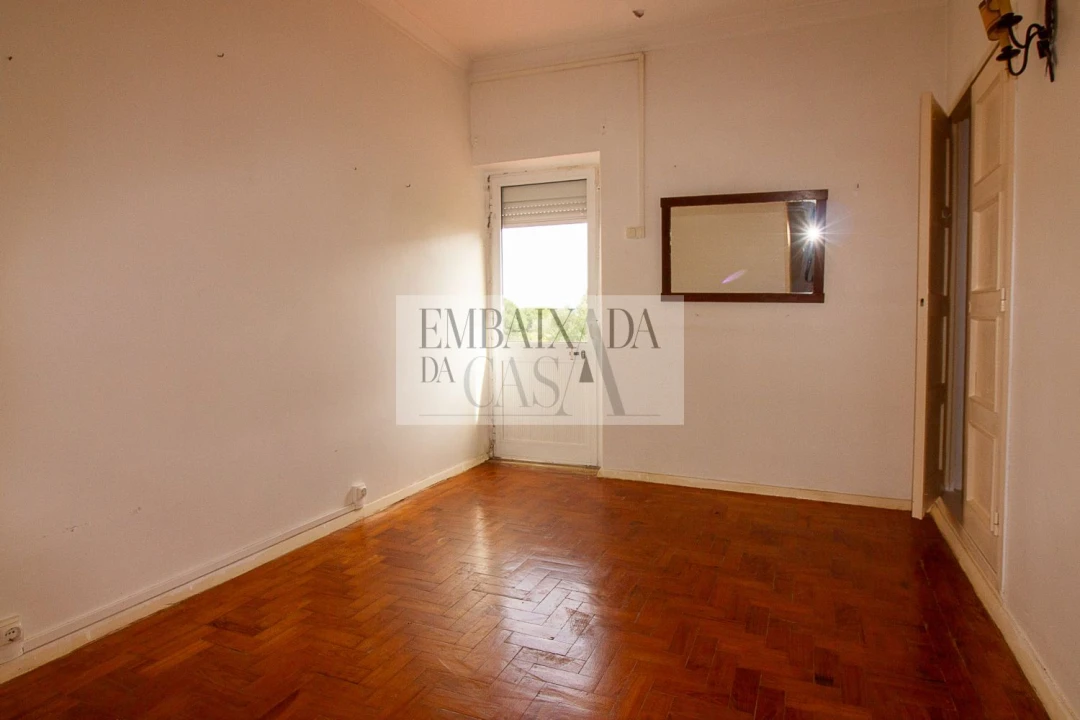 Moradia T6 para Venda em Caparica e Trafaria Foto 11