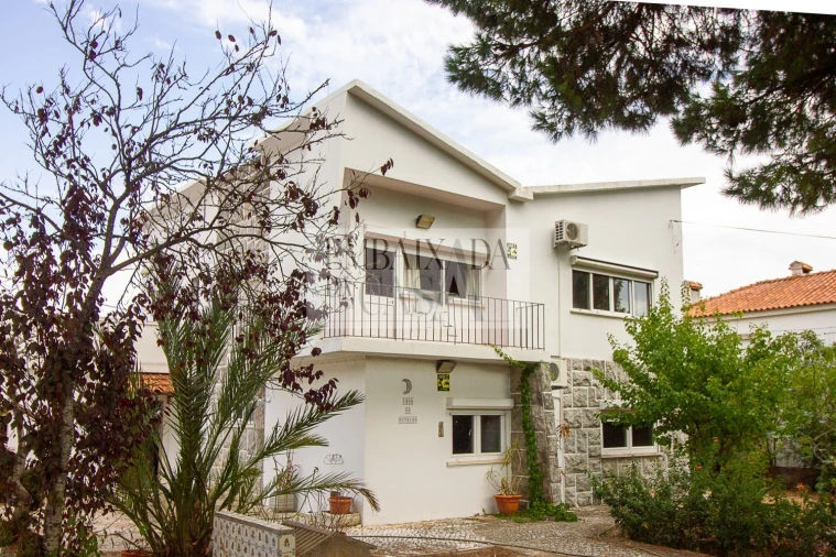 Moradia T6 para Venda em Caparica e Trafaria Foto 3