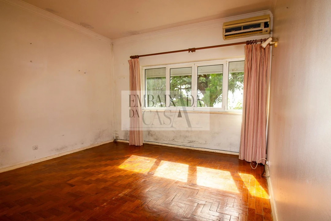 Moradia T6 para Venda em Caparica e Trafaria Foto 9