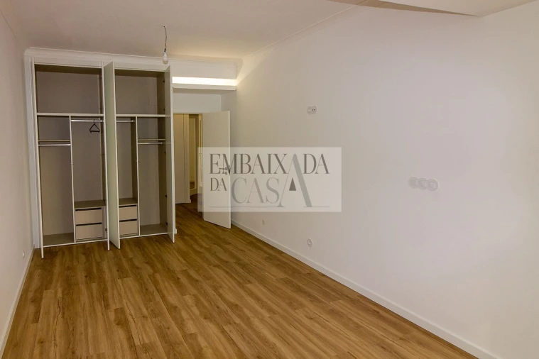 Apartamento T3 para Venda em Almada, Cova da Piedade, Pragal e Cacilhas Foto 23