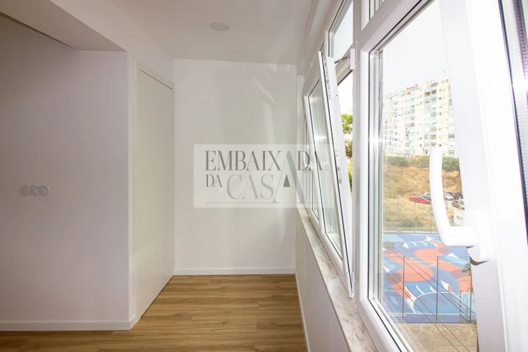 Apartamento T3 para Venda em Almada, Cova da Piedade, Pragal e Cacilhas Foto 24