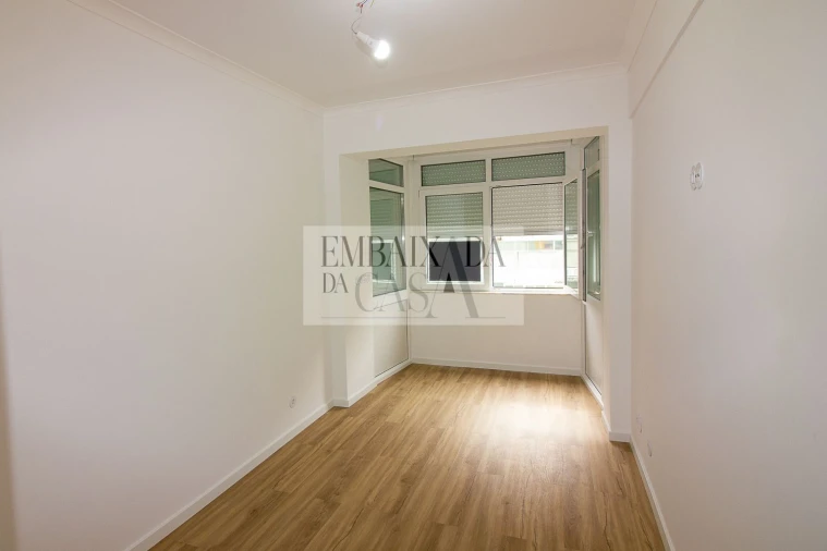 Apartamento T3 para Venda em Almada, Cova da Piedade, Pragal e Cacilhas Foto 10