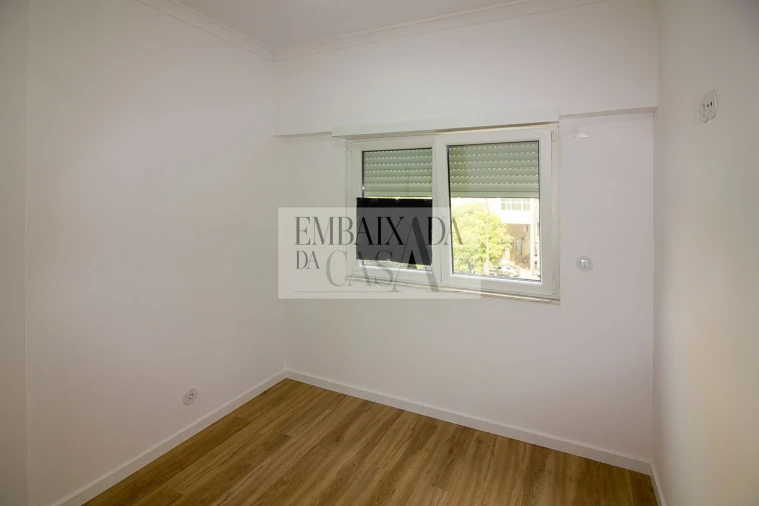 Apartamento T3 para Venda em Almada, Cova da Piedade, Pragal e Cacilhas Foto 22