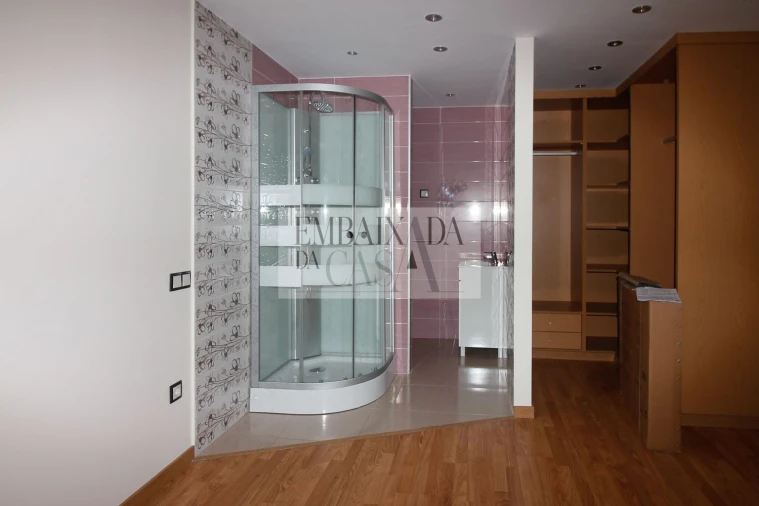 Moradia T7 para Venda em Milagres Foto 24