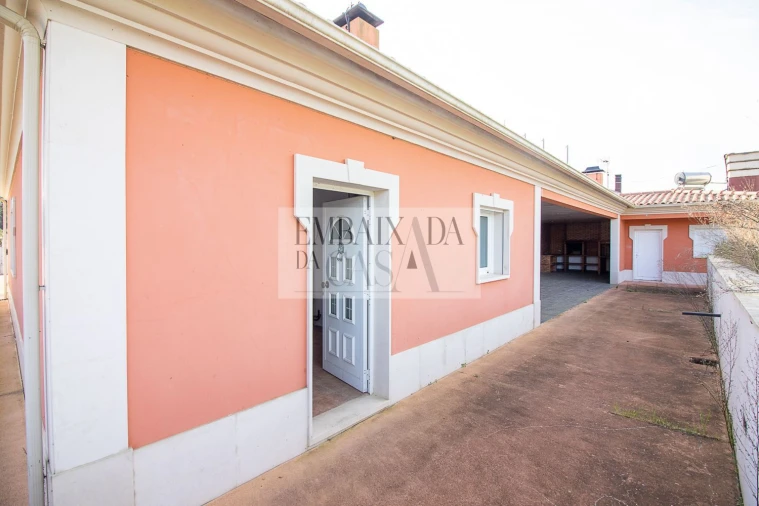 Moradia T7 para Venda em Milagres Foto 59