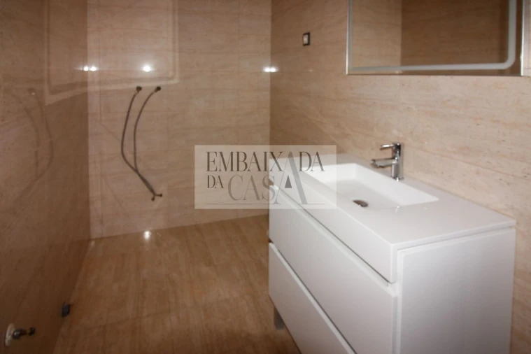 Moradia T7 para Venda em Milagres Foto 29