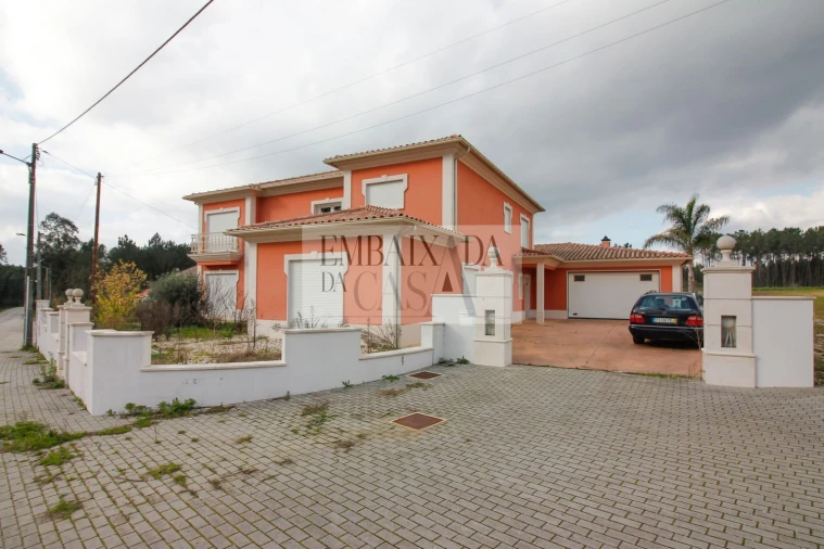 Moradia T7 para Venda em Milagres Foto 3