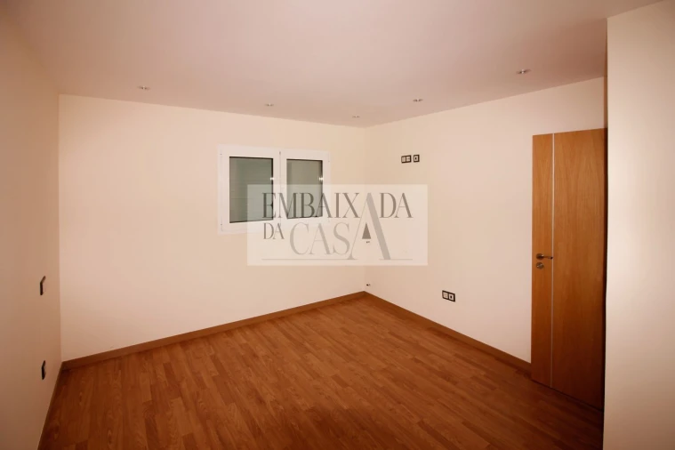 Moradia T7 para Venda em Milagres Foto 31