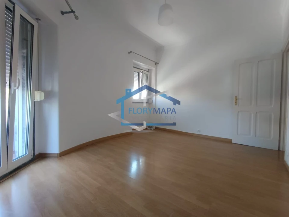 Apartamento T4 para Venda em Alcabideche Foto 9