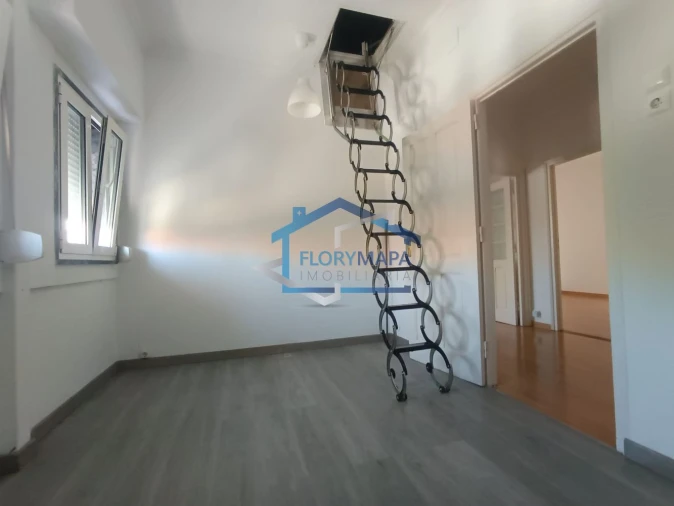 Apartamento T3 para Venda em Alcabideche Foto 4