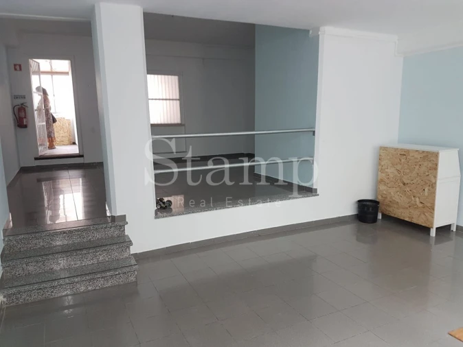 Loja para Venda em Algés, Linda-A-Velha e Cruz Quebrada-Dafundo Foto 3