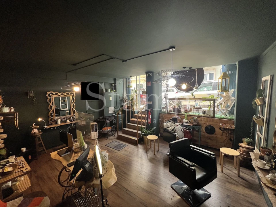 Loja para Venda em Algés, Linda-A-Velha e Cruz Quebrada-Dafundo Foto 1