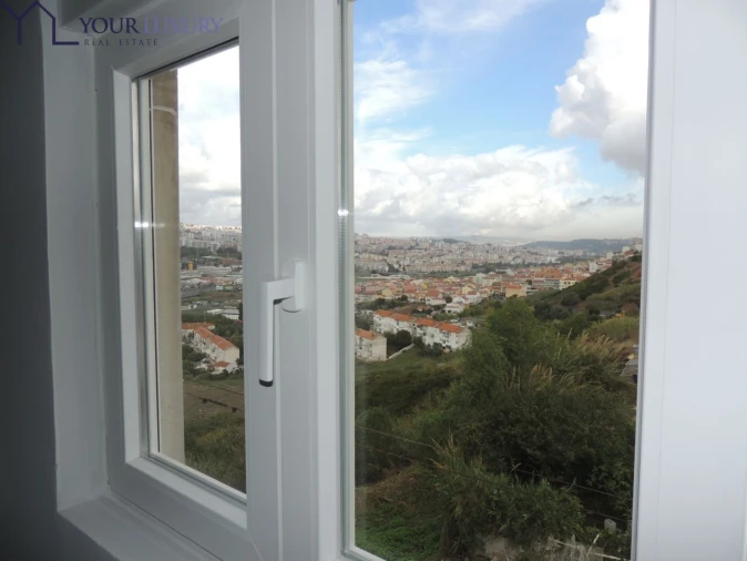 Apartamento T2 para Venda em Pontinha e Famões Foto 19