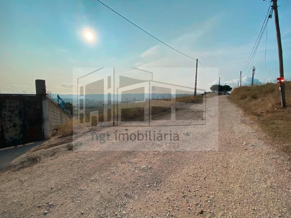 Terreno para Venda em Santo Antão e São Julião do Tojal Foto 1