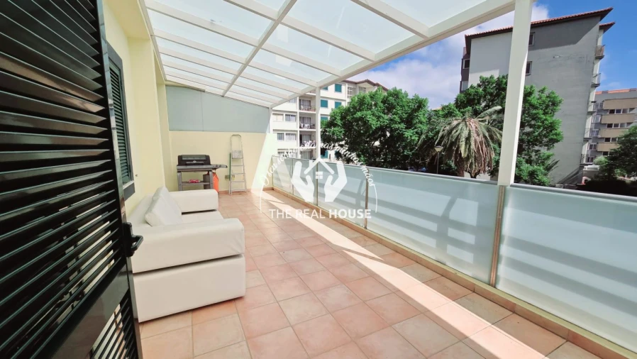 Apartamento T1 para Venda em Caniço Foto 21