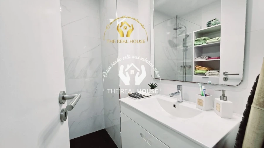 Apartamento T1 para Venda em Caniço Foto 12