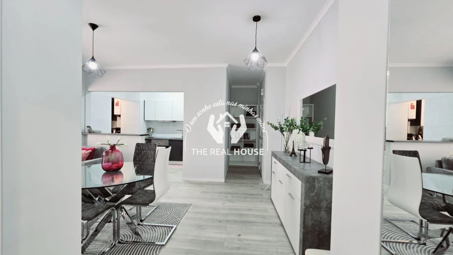 Apartamento T1 para Venda em Caniço Foto 8