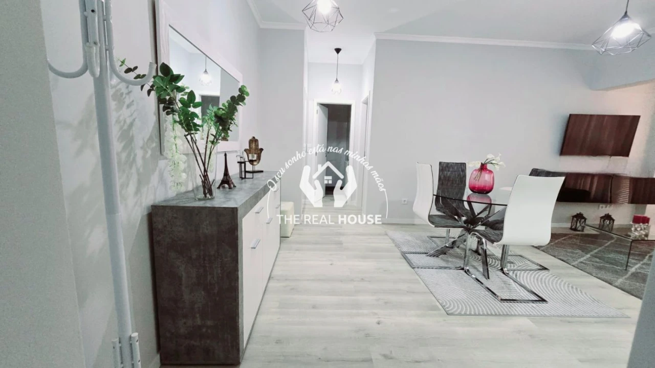 Apartamento T1 para Venda em Caniço Foto 7