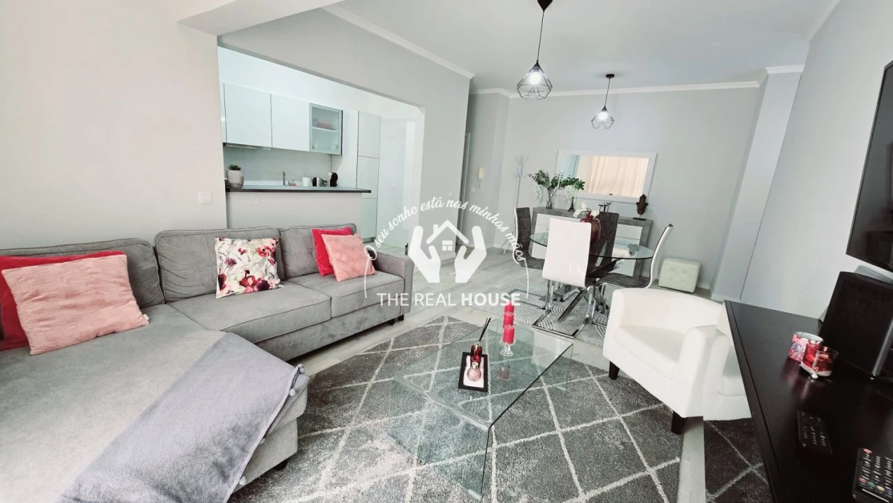 Apartamento T1 para Venda em Caniço Foto 1