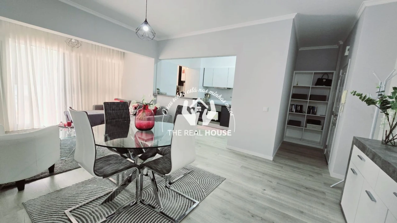 Apartamento T1 para Venda em Caniço Foto 4