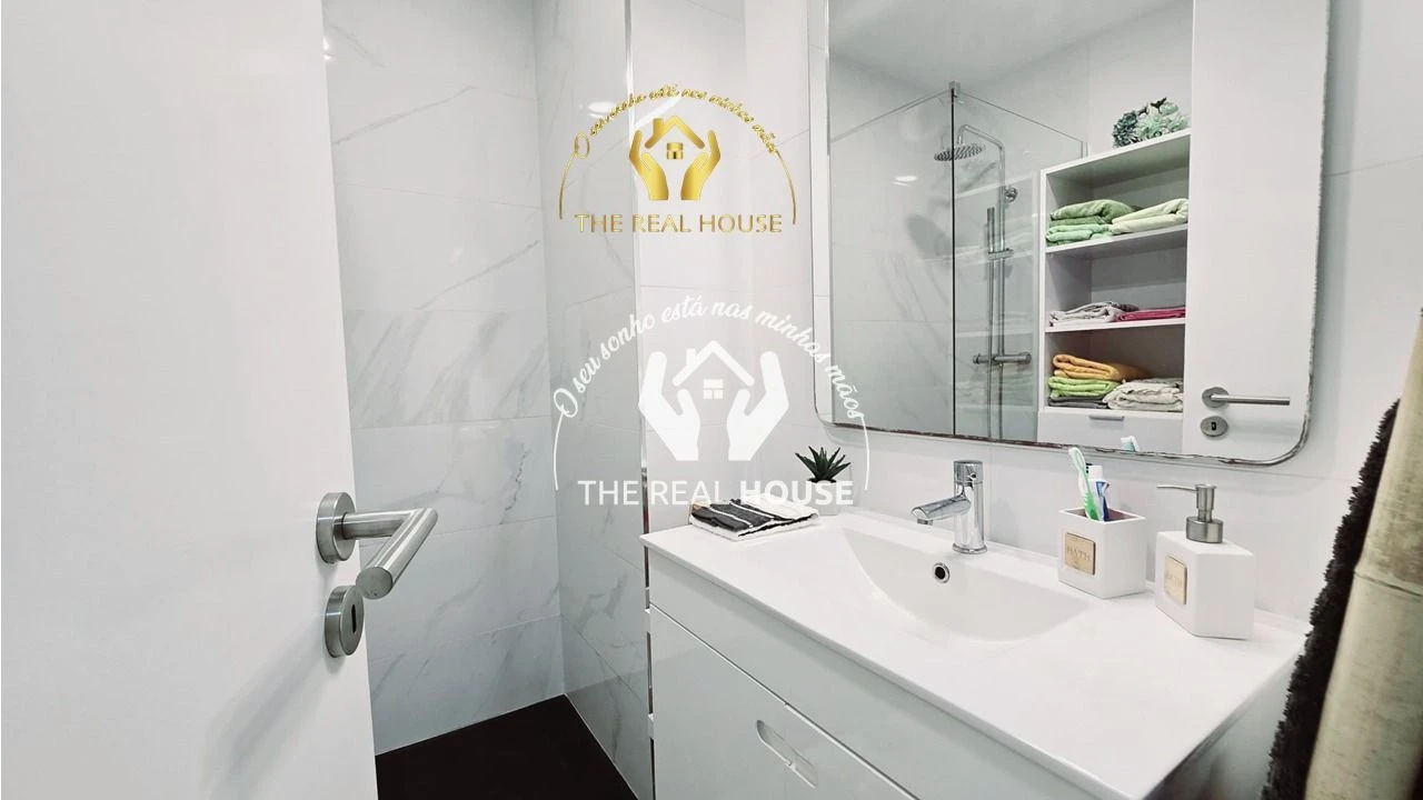 Apartamento T1 para Venda em Caniço Foto 12